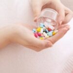لماذا ينصح بتناول بعض الفيتامينات أثناء الحمل ؟